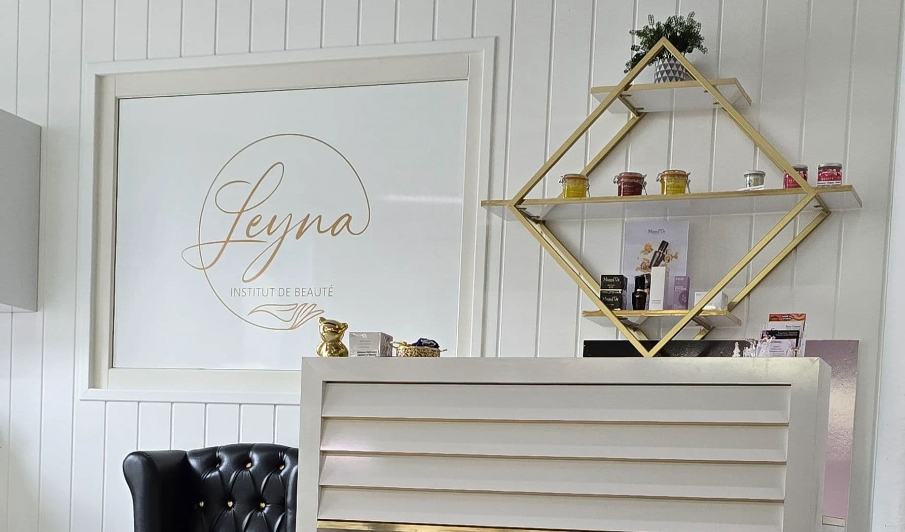 Leyna Institut — ambiance du salon